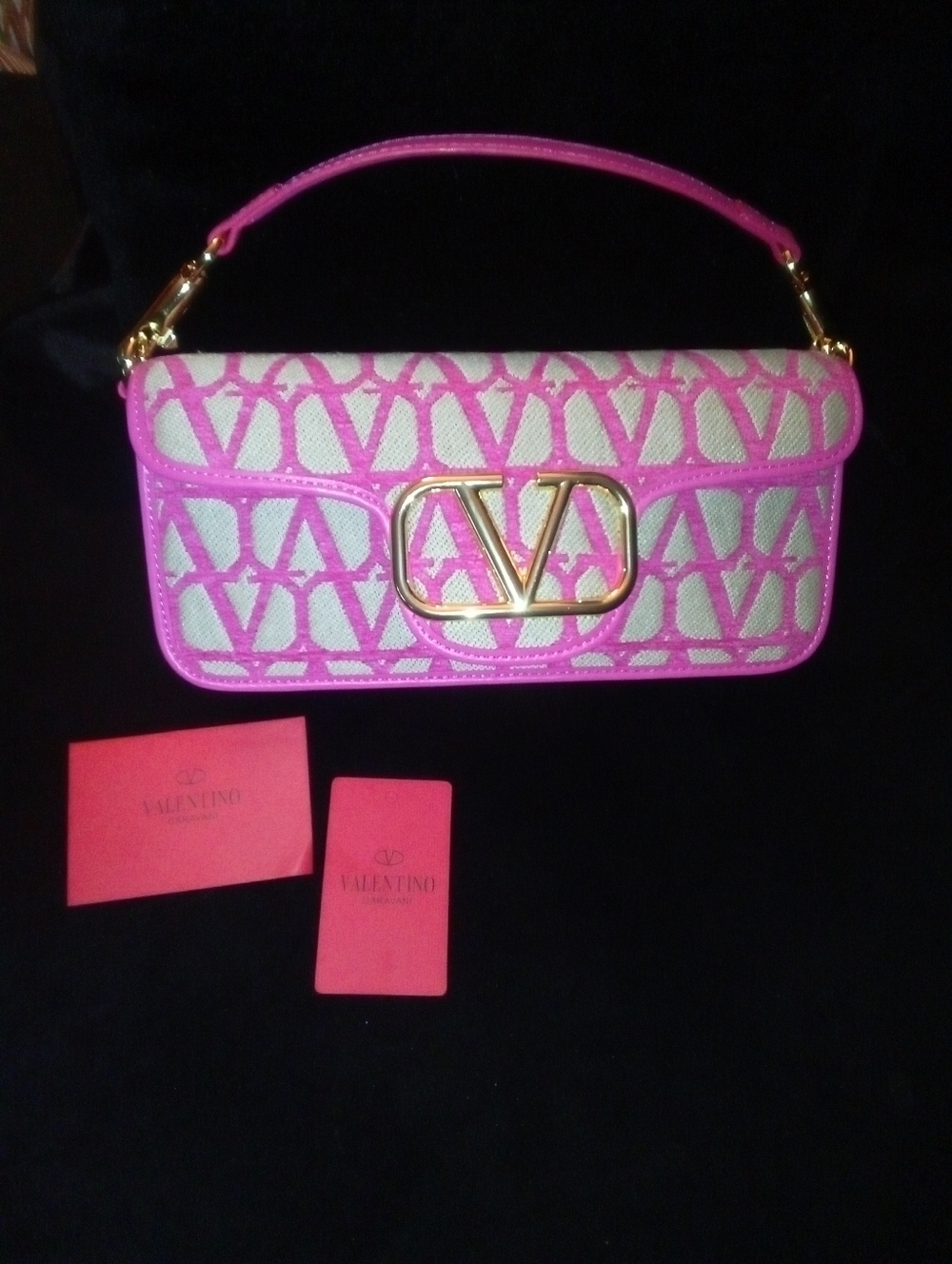 🌸PINK V Logo Shoulder Bag - Picture 8 of 8
